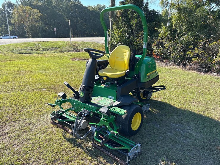 john-deere-2500e-image-1