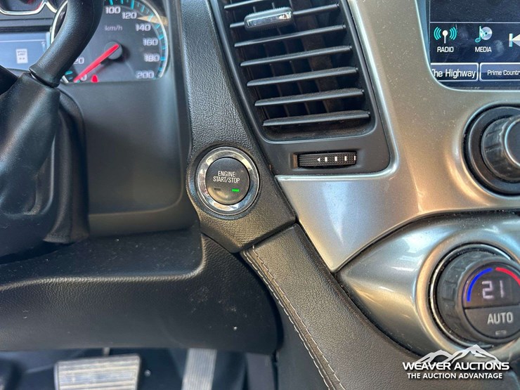 2018-chevrolet-suburban-image-17