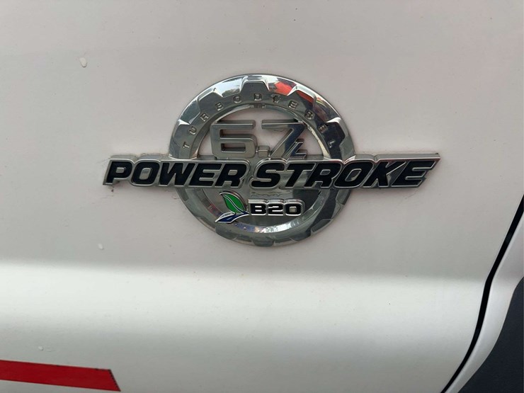 2015-ford-f550-xl-image-14