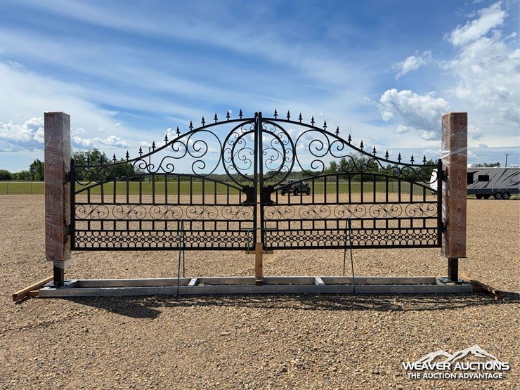 2026-8-ft.-x-20-ft.-(incl-posts)-timber-&-steel-decorative-entry-gate-unused-image-6