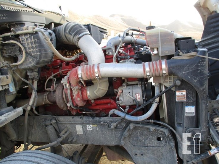 2016-peterbilt-579-image-5
