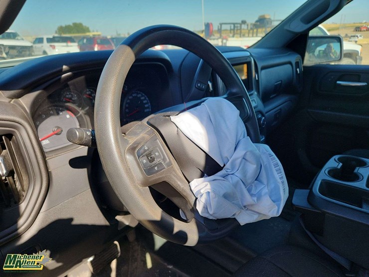 2019-chevrolet-silverado-1500-image-22