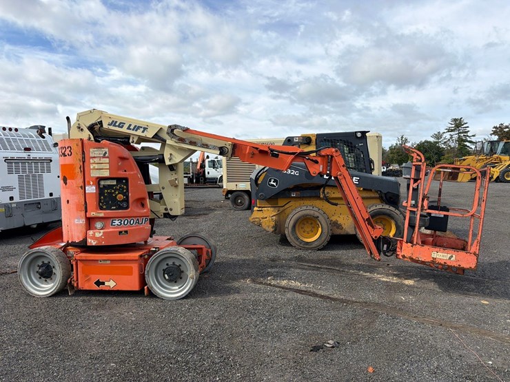 jlg-e300ajp-image-1
