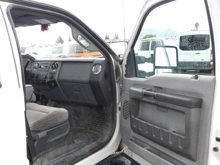 2011-ford-f350-image-13