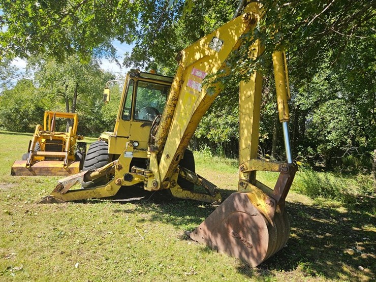 #2533-•-bucyrus-erie-200-4-series-iii-dynahoe-backhoe-image-4