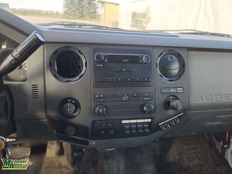 2013-ford-f350-image-24