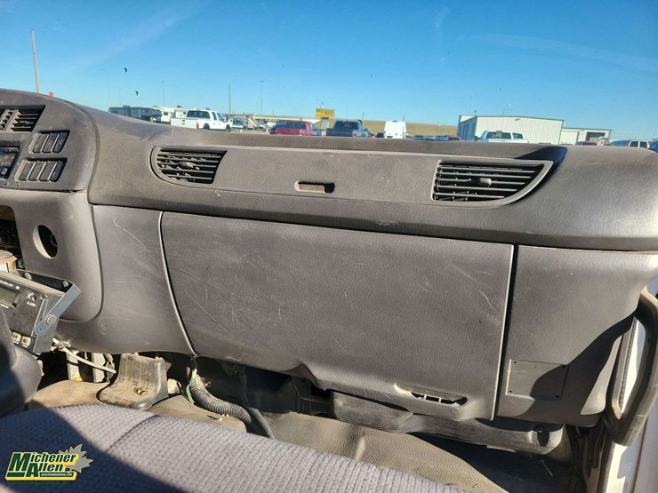 2007-gmc-t8500-image-29