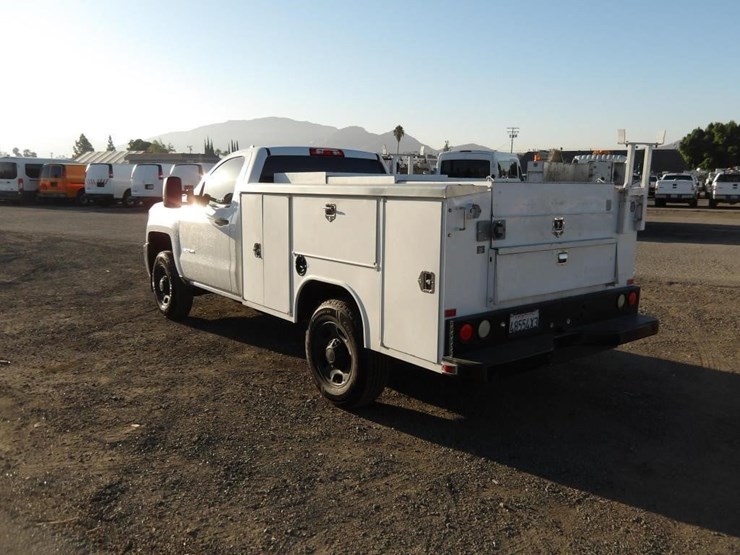2017-chevrolet-2500-image-5