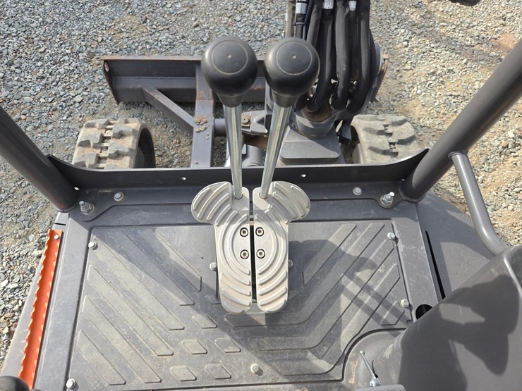volvo-ec27d-image-38