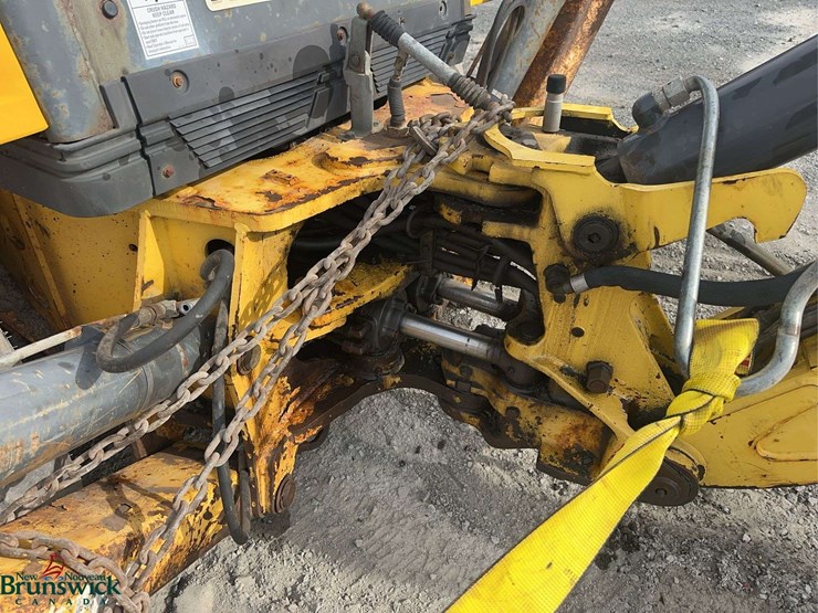 new-holland-b95b-image-19