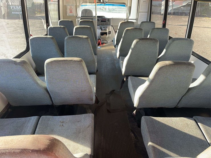 2017-ford-e450-image-26