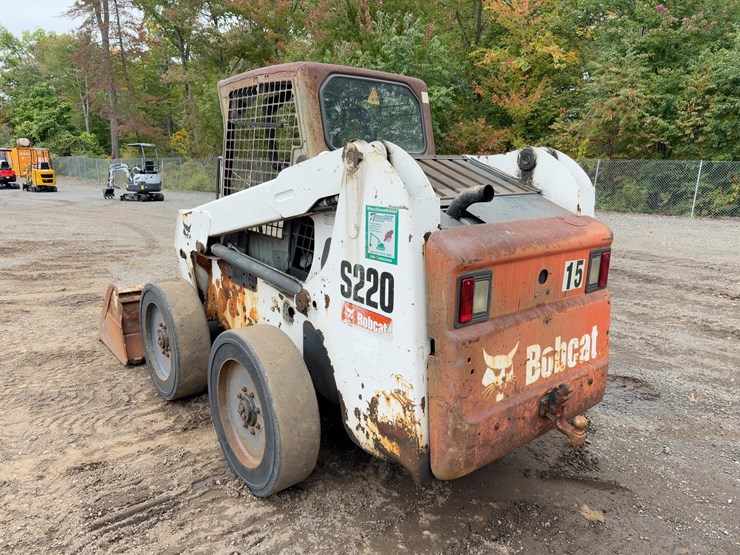 2008-bobcat-s220-image-3