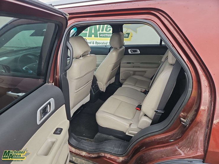 2015-ford-explorer-limited-image-14
