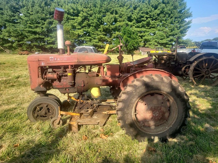 farmall-b-with-woods-belly-mower-image-4