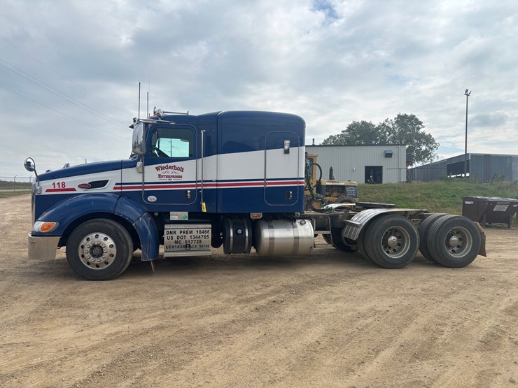 2014-peterbilt-384-image-2