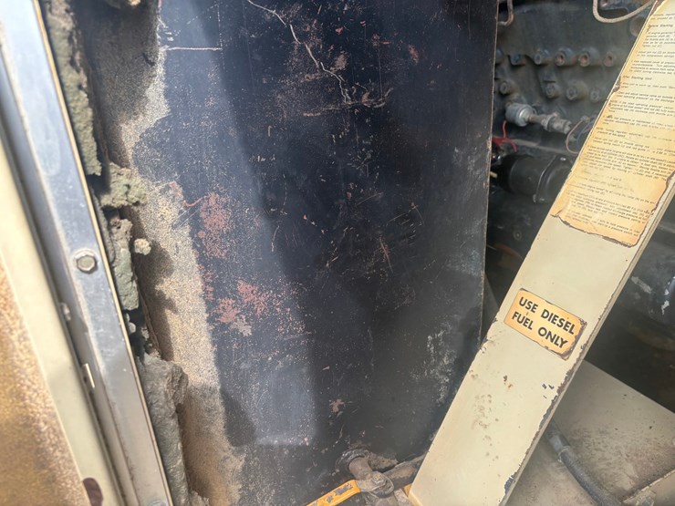 #3338-•-ingersoll-rand-ir900-towable-air-compressor-image-15