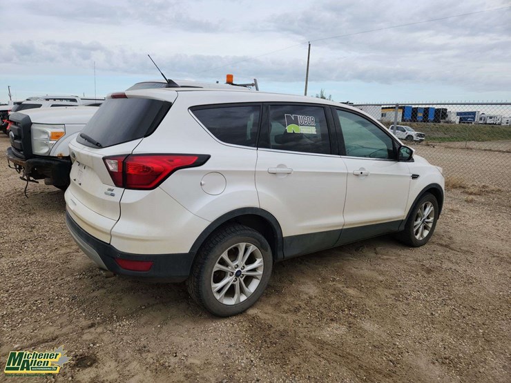 2019-ford-escape-se-image-4