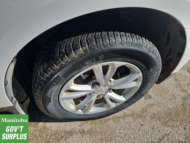2017-chevrolet-equinox-image-12