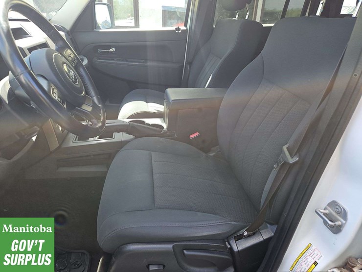 2012-jeep-liberty-image-17