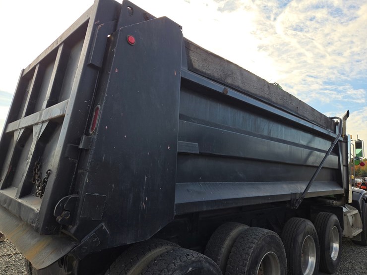 1998-peterbilt-377-image-21