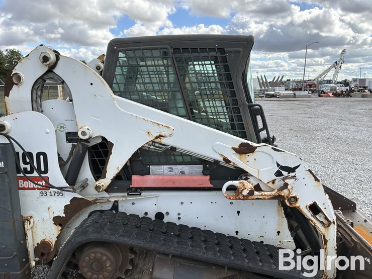 2012-bobcat-t190-image-20