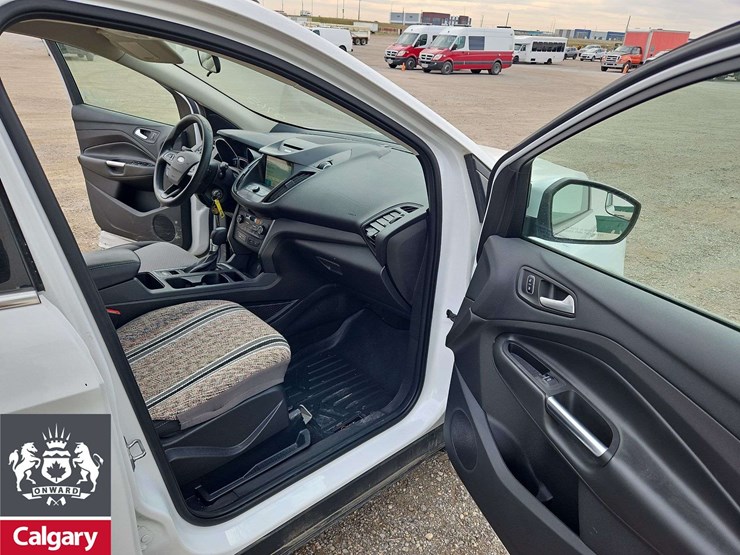 2017-ford-escape-se-image-18
