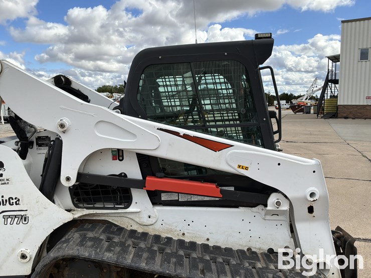 2019-bobcat-t770-image-17