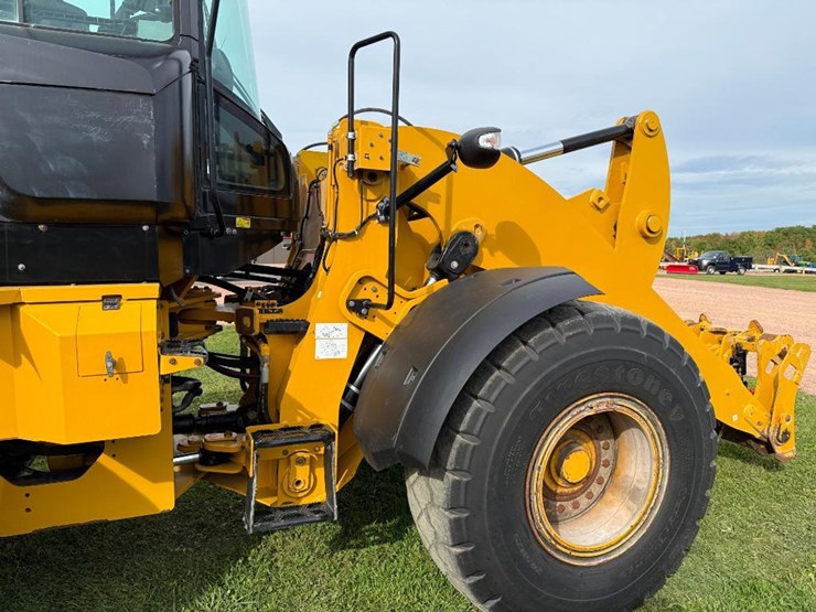 caterpillar-938m-image-42