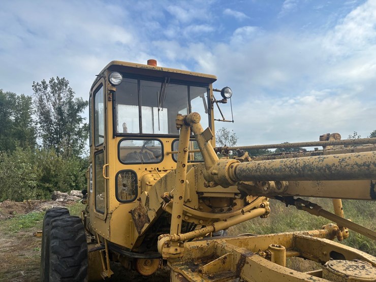 caterpillar-12-image-25