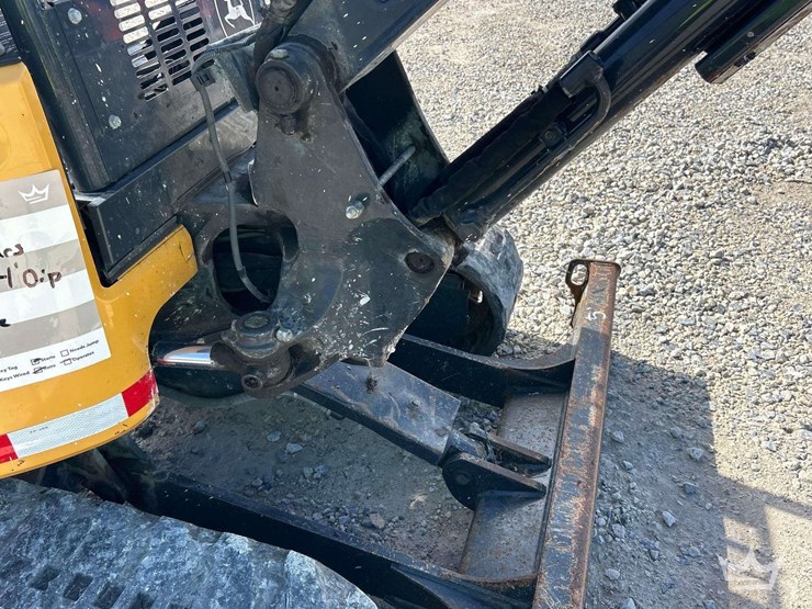 2017-deere-26g-image-22