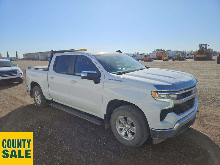 2022-chevrolet-silverado-1500-image-2