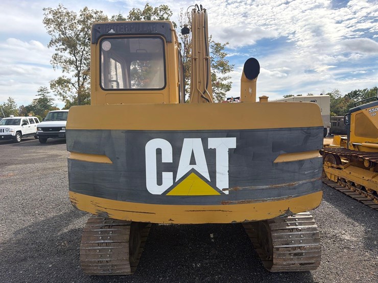 caterpillar-307-image-8