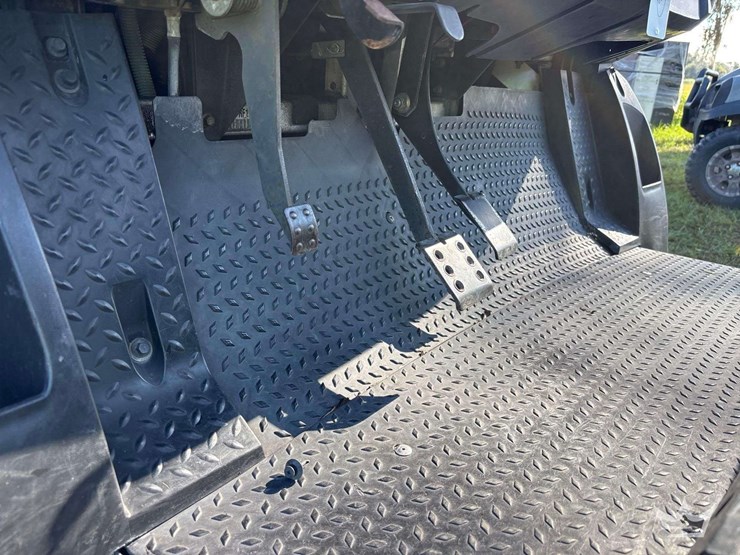 2019-club-car-carryall-1500-4x4-diesel-utility-cart-image-21