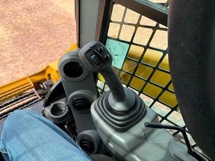 caterpillar-299d2-xhp-image-32