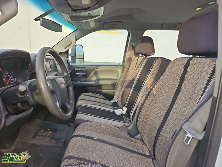 2015-chevrolet-silverado-2500hd-image-13