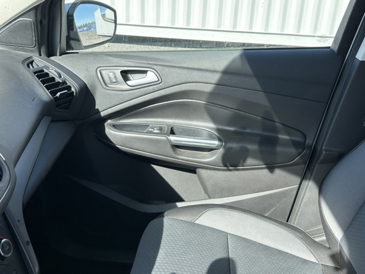 2017-ford-escape-image-14