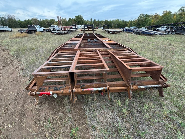 #1945-•-elite-flex-control-gooseneck-trailer-frame-image-4