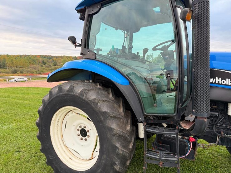 new-holland-ts110a-image-18