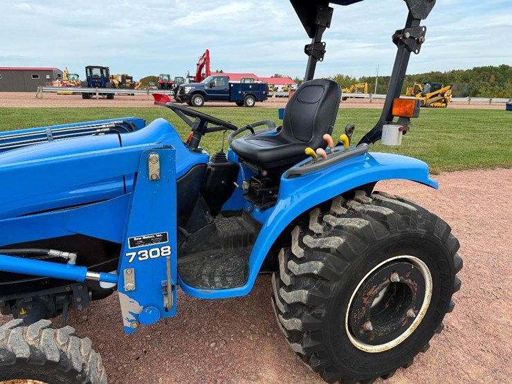 new-holland-tc25d-image-10