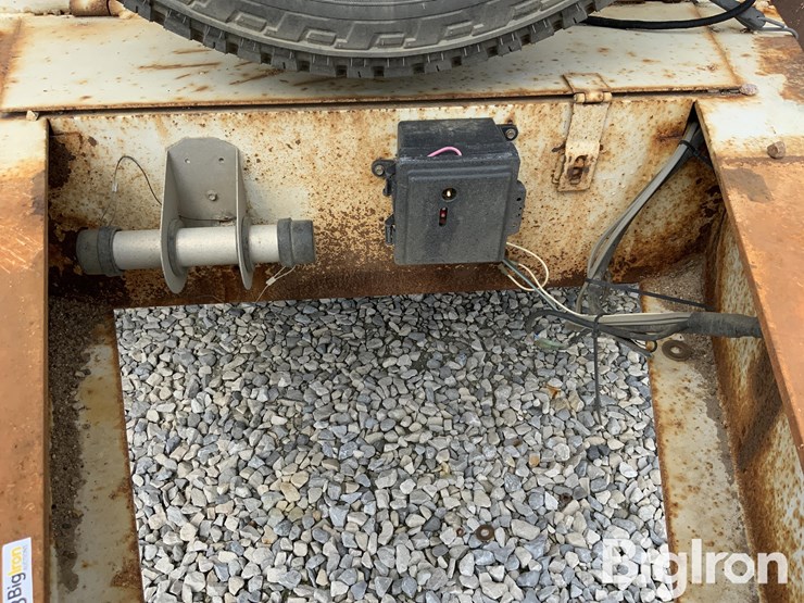 2002-felling-de-292-tri/a-flatbed-trailer-for-parts-image-14