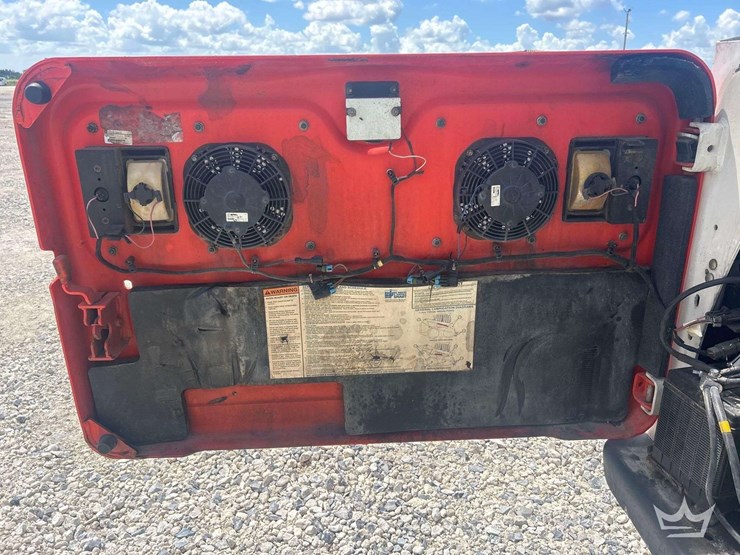 2020-bobcat-t770-image-6