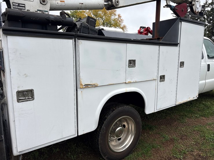 2015-ford-f550-image-19