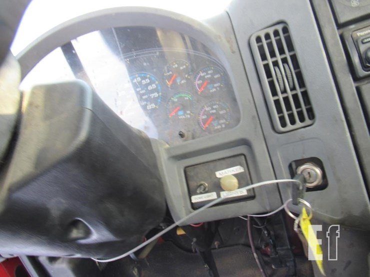 2005-international-durastar-4300-image-11