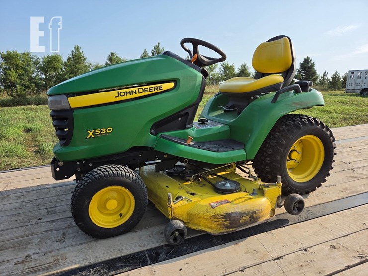 john-deere-x530-image-1