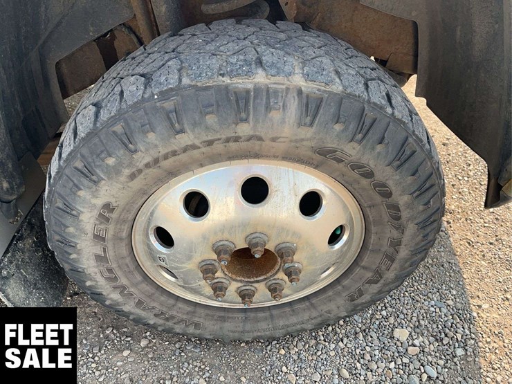 2015-dodge-3500-image-12