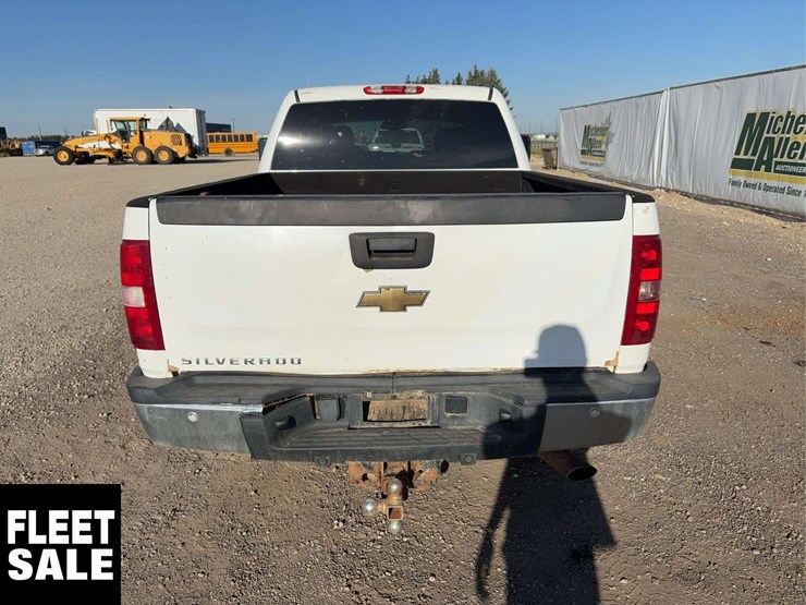 2011-chevrolet-silverado-2500hd-image-6