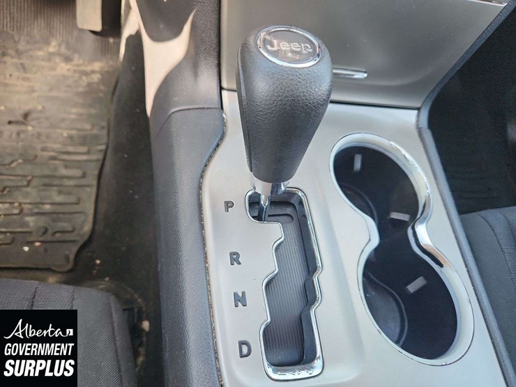 2013-jeep-grand-cherokee-image-22