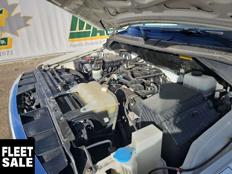 2019-nissan-nv3500hd-image-27