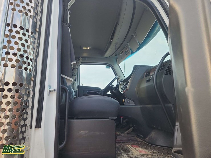 kenworth-t880-image-37