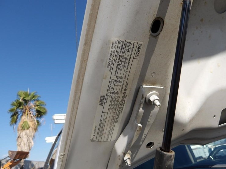 2019-ford-f250-xl-image-10